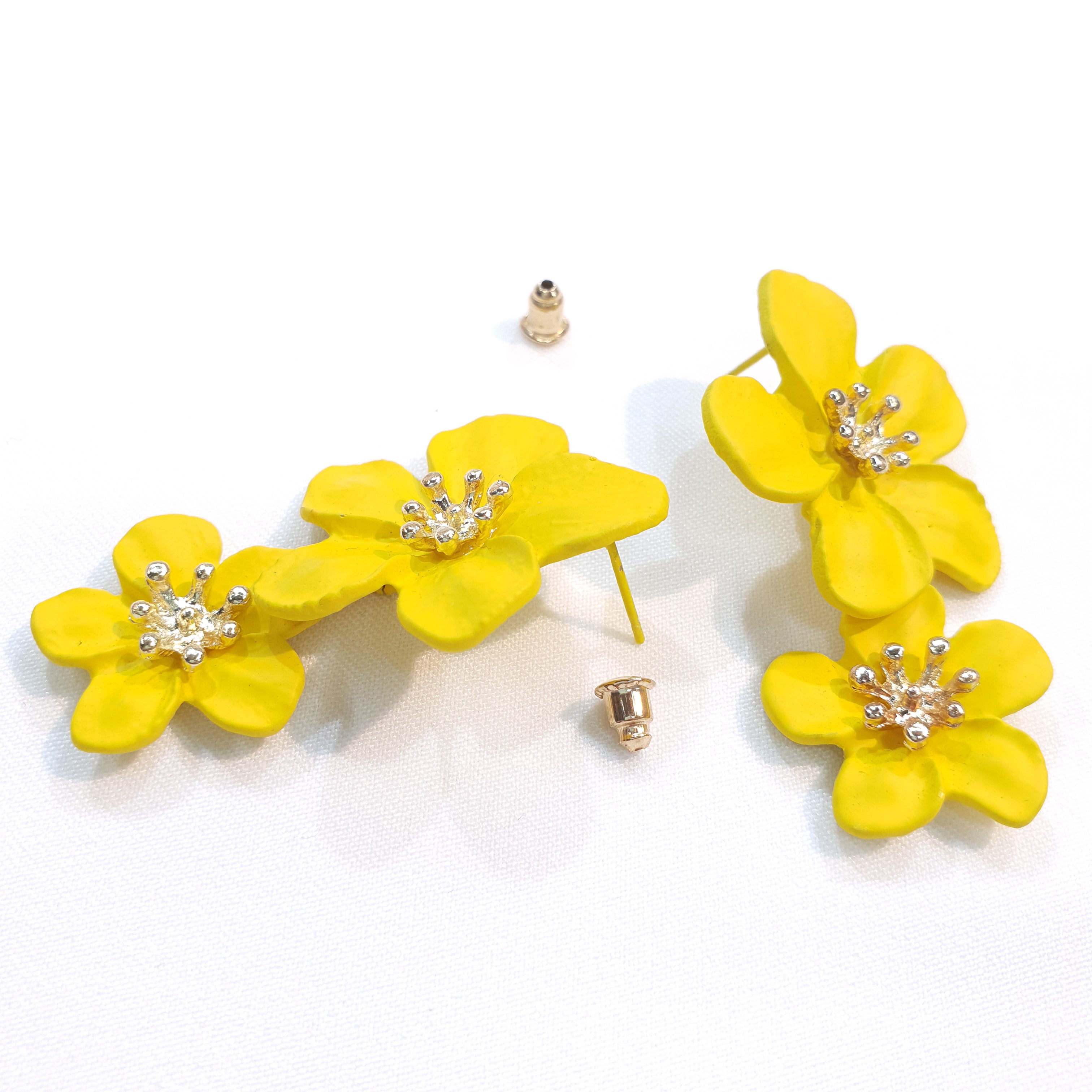 Buy Yellow Flower Jewellery Best for Haldi Necklace,mangtika,earrings and  Bracelets 6 Pieces Jewellery Set Handmade Wedding Jewelry Online in India -  Etsy