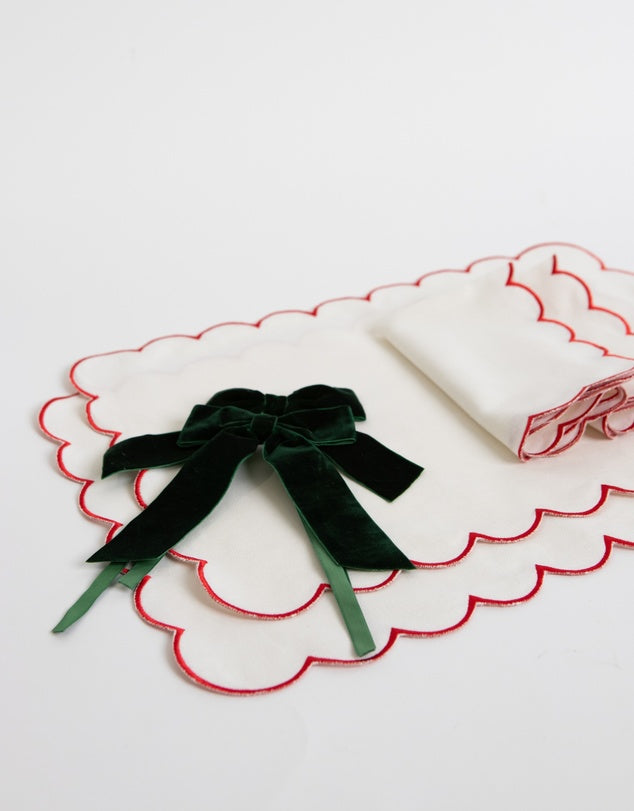 Linen Table Placemet and Napkins Set with Embroidered Scalloped Edges