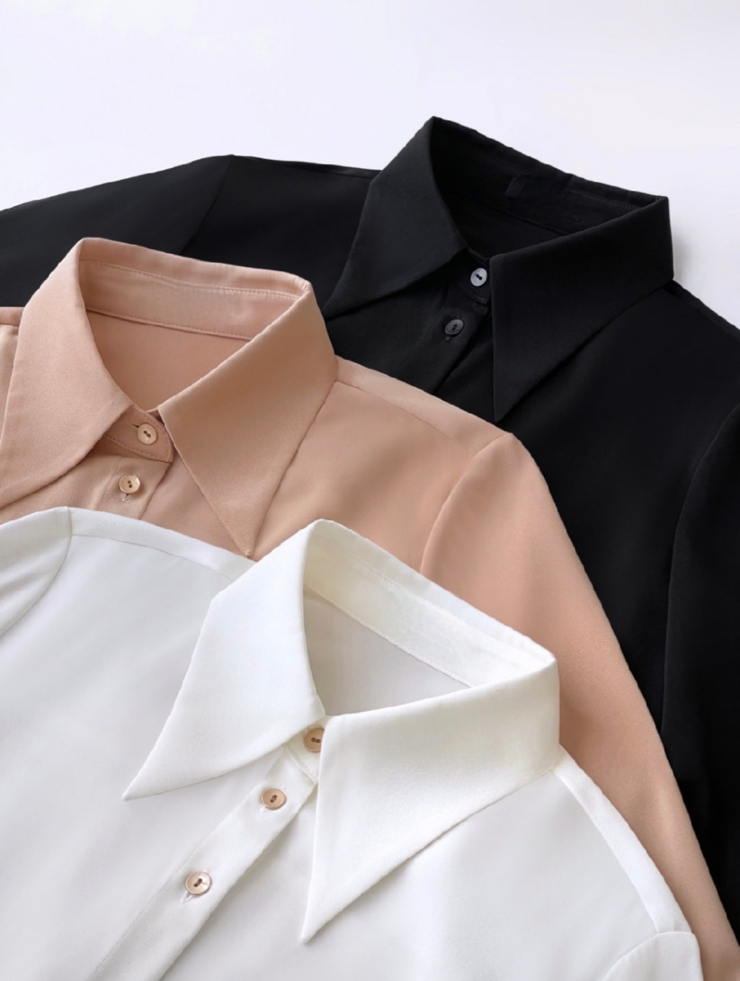 Shirt with Broad Collars and Long Sleeves – Elegant Shirt for Women