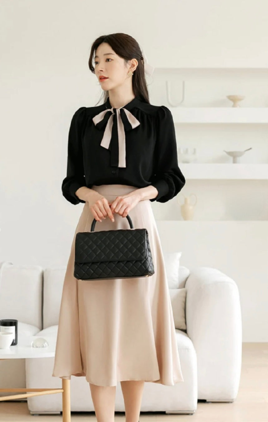 Shirt with Tie-Up Neck and Long Sleeves – Elegant Design for Women