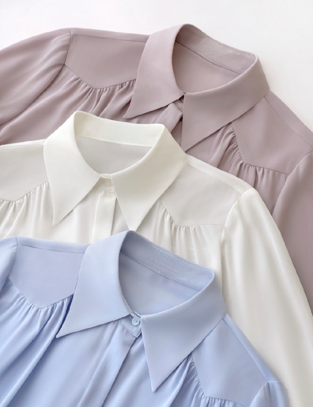 Shirt with Broad Collars and Long Sleeves – Elegant Shirt for Women